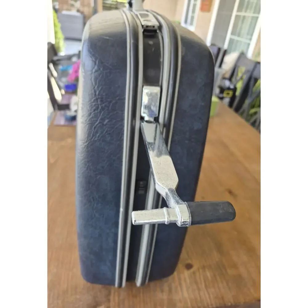 Vintage Blue Samsonite Silhoutte Luggage Suitcase Hard Shell 26x21x8 With Wheels